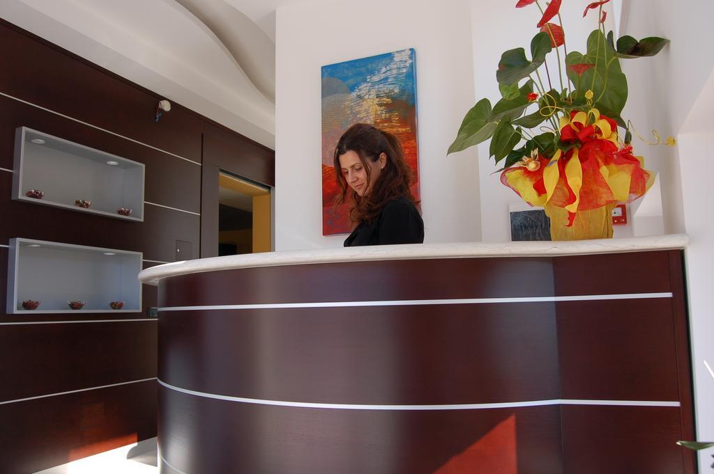 Hotel Flaminio Tavernelle Serrungarina Екстериор снимка